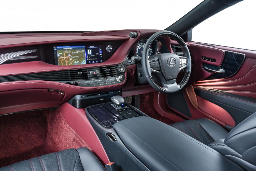 Торпедо Lexus LS500 2018 года  (ZA) (фото 41 из 46)